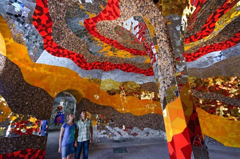 Royal Garden - Grotto Niki de Saint Phalle